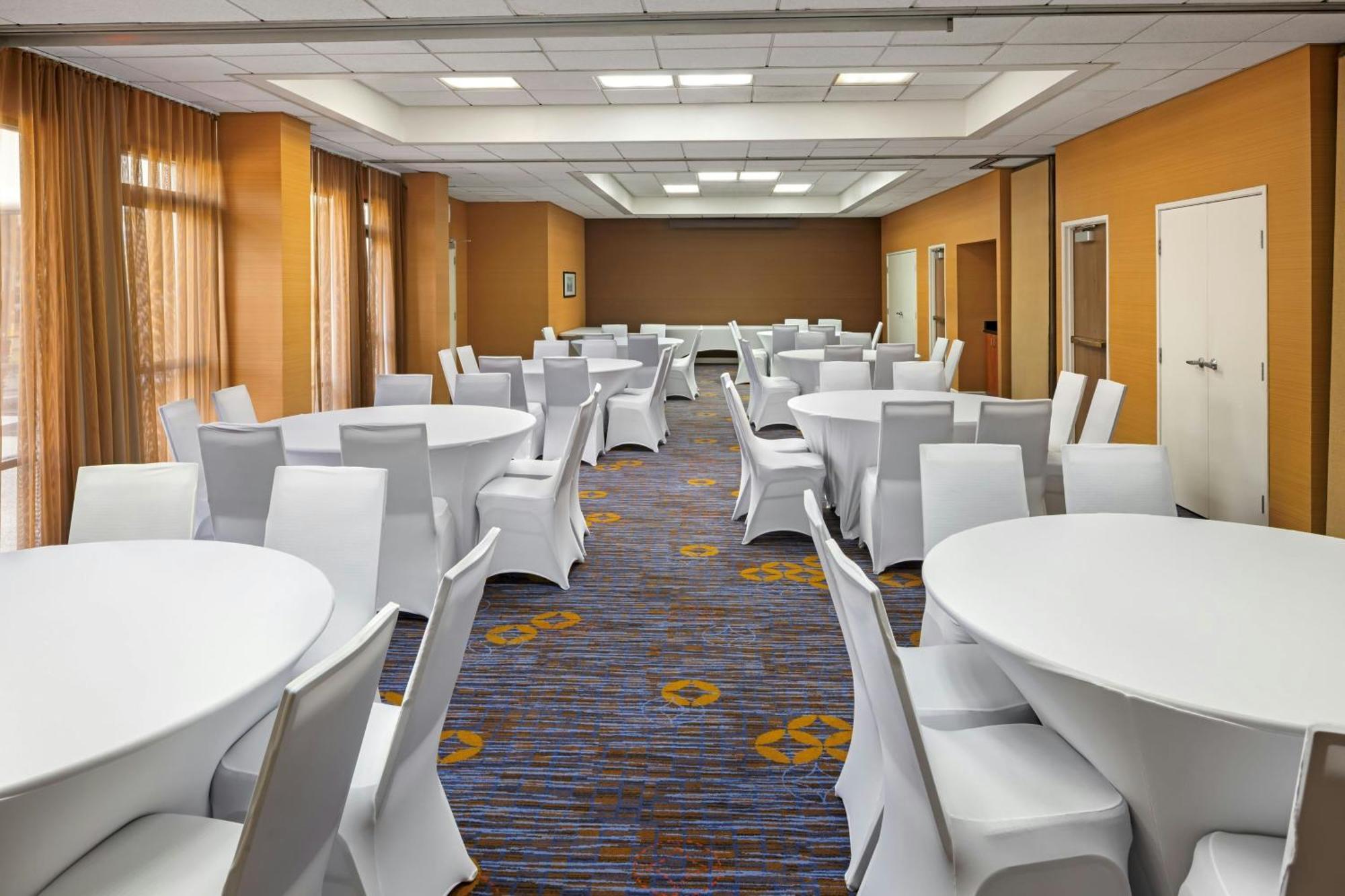 Courtyard By Marriott Riverside Ucr/Moreno Valley Area Exterior foto